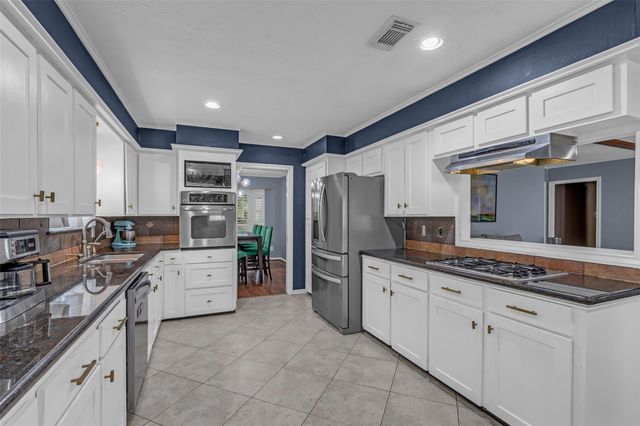 947 Thornton Road, Houston, TX 77018