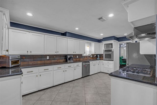 947 Thornton Road, Houston, TX 77018