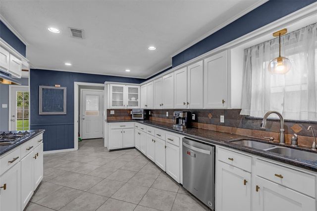 947 Thornton Road, Houston, TX 77018