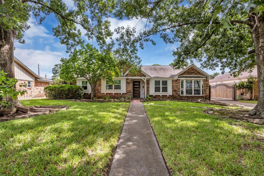 947 Thornton Road, Houston, TX 77018