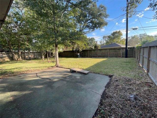 5619 Warm Springs Road, Houston, TX 77035