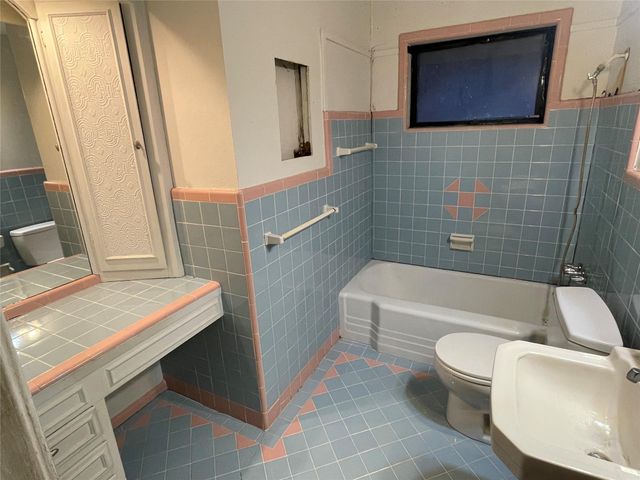 5619 Warm Springs Road, Houston, TX 77035