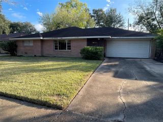 5619 Warm Springs Road, Houston, TX 77035