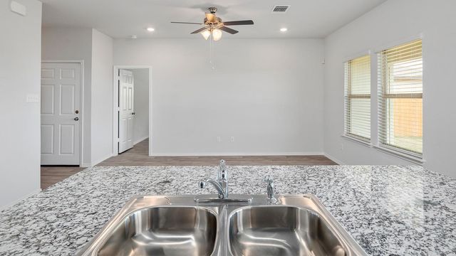 1213 Iron Horse DR, Killeen, TX 76549