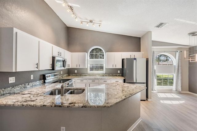 118 WINSTON MANOR CIRCLE, Seffner, FL 33584