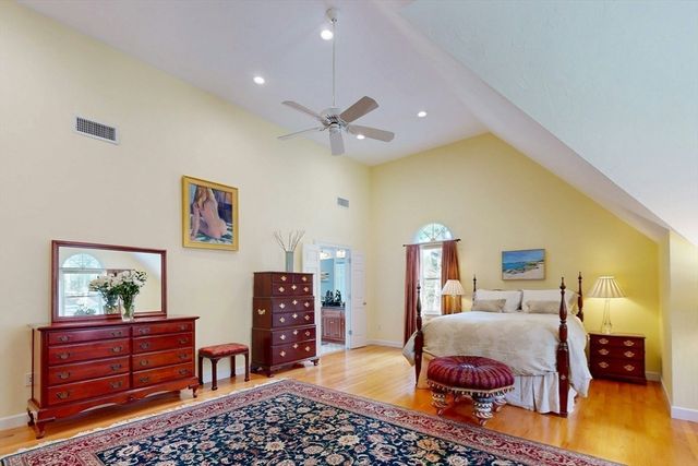 215 Causeway St, Medfield, MA 02052