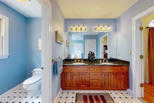 215 Causeway St, Medfield, MA 02052