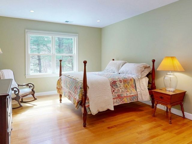 215 Causeway St, Medfield, MA 02052