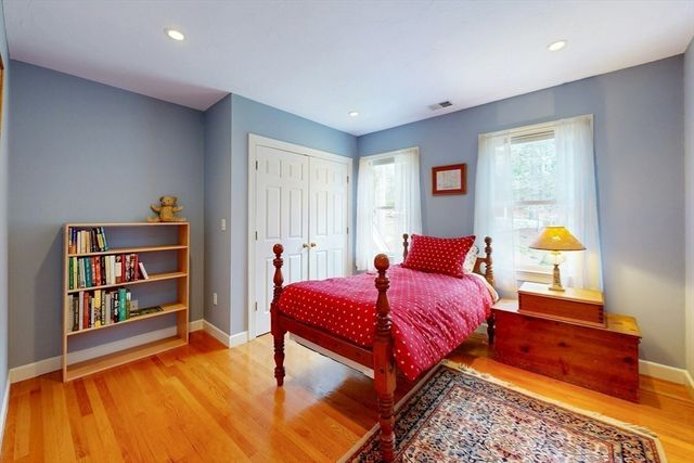 215 Causeway St, Medfield, MA 02052