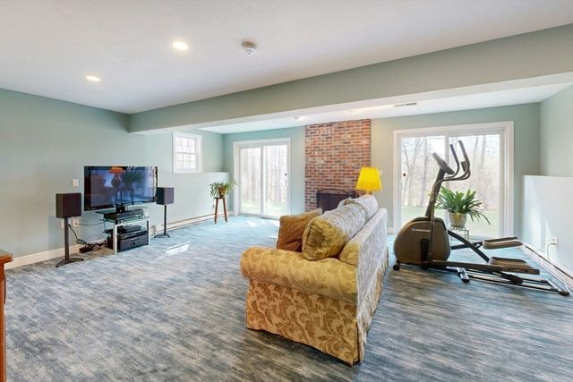 215 Causeway St, Medfield, MA 02052