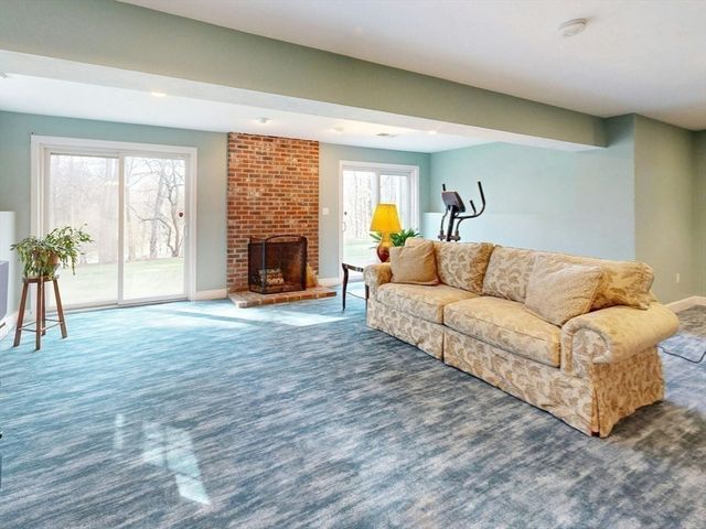 215 Causeway St, Medfield, MA 02052