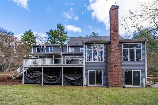 215 Causeway St, Medfield, MA 02052