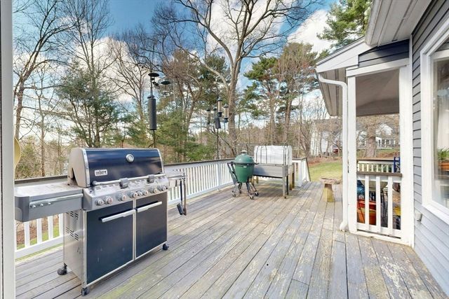 215 Causeway St, Medfield, MA 02052