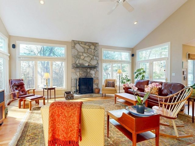 215 Causeway St, Medfield, MA 02052