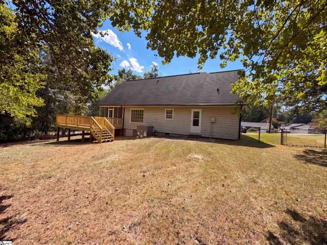 705 Strange Road, Taylors, SC 29687