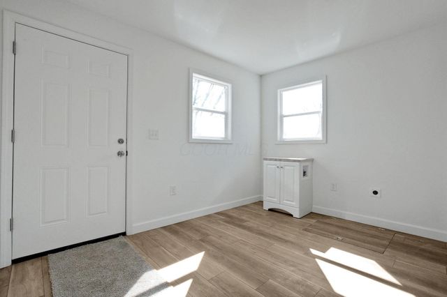 3608 S Champion Avenue, Columbus, OH 43207