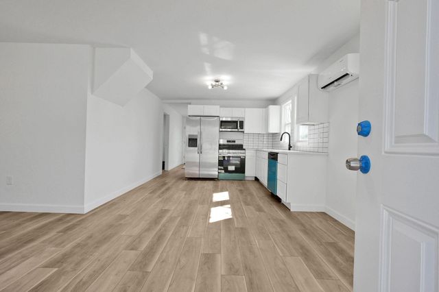 3608 S Champion Avenue, Columbus, OH 43207