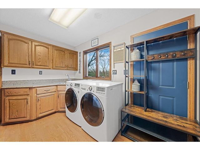 553 Omaha Road, Hudson, WI 54016