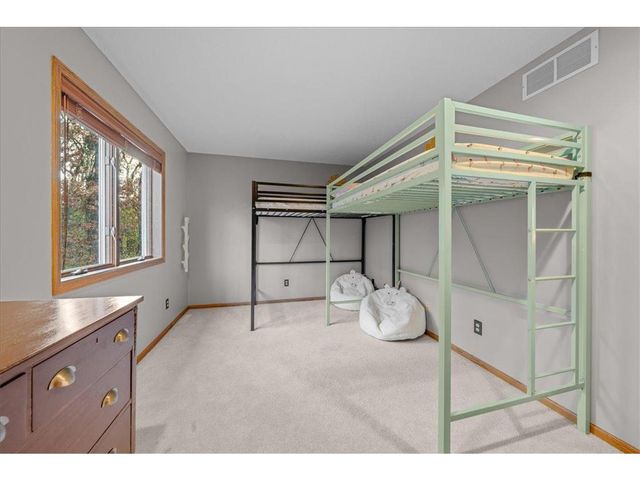 553 Omaha Road, Hudson, WI 54016