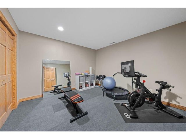 553 Omaha Road, Hudson, WI 54016