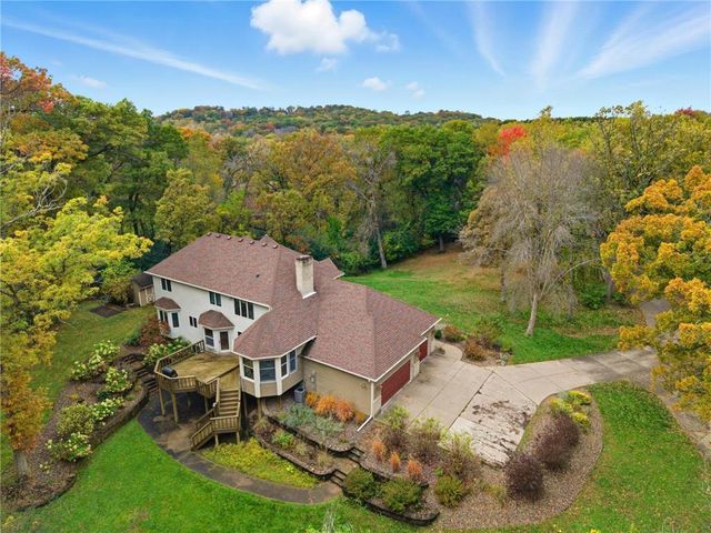 553 Omaha Road, Hudson, WI 54016