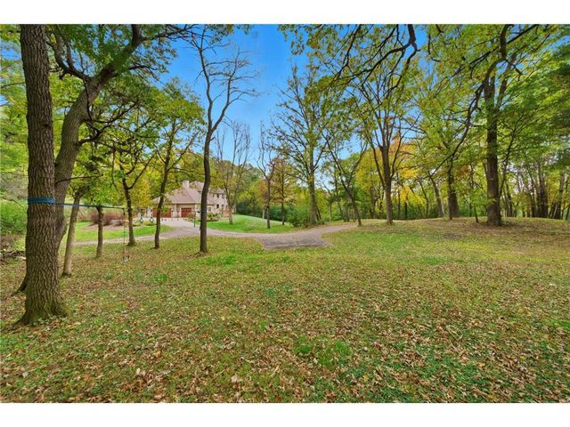 553 Omaha Road, Hudson, WI 54016