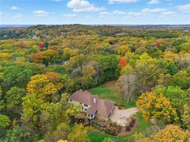 553 Omaha Road, Hudson, WI 54016