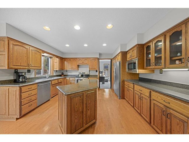 553 Omaha Road, Hudson, WI 54016