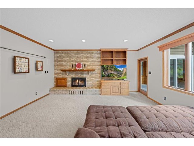 553 Omaha Road, Hudson, WI 54016