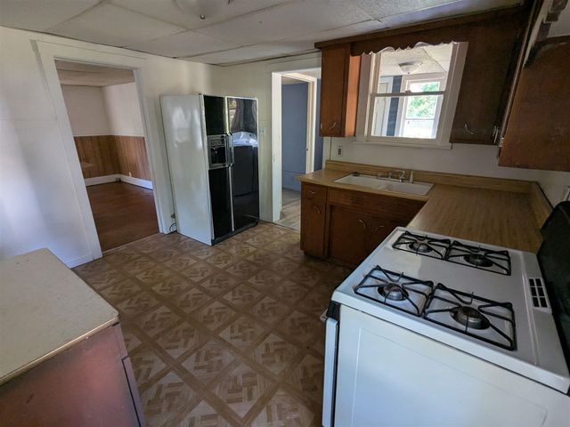 1925 Valley Street, Muskegon, MI 49442