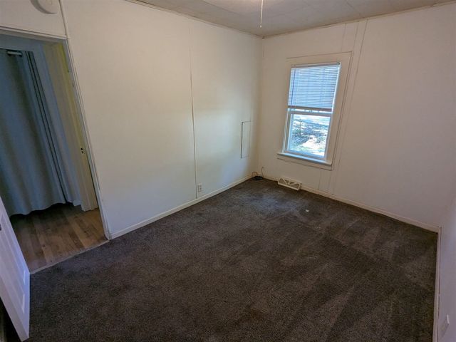 1925 Valley Street, Muskegon, MI 49442