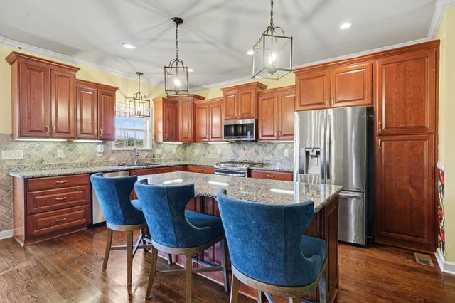 948 Goslin Branch Rd, Burns, TN 37029
