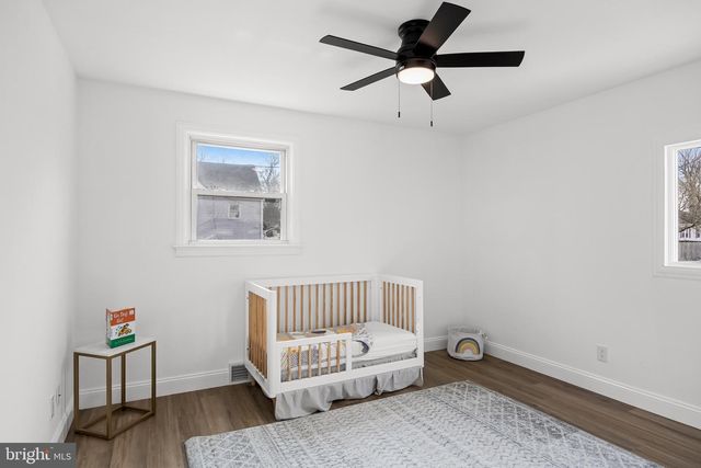 42 SPRUCE AVE, Maple Shade, NJ 08052