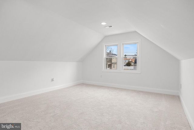 42 SPRUCE AVE, Maple Shade, NJ 08052