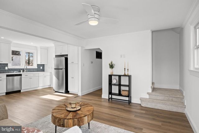 42 SPRUCE AVE, Maple Shade, NJ 08052