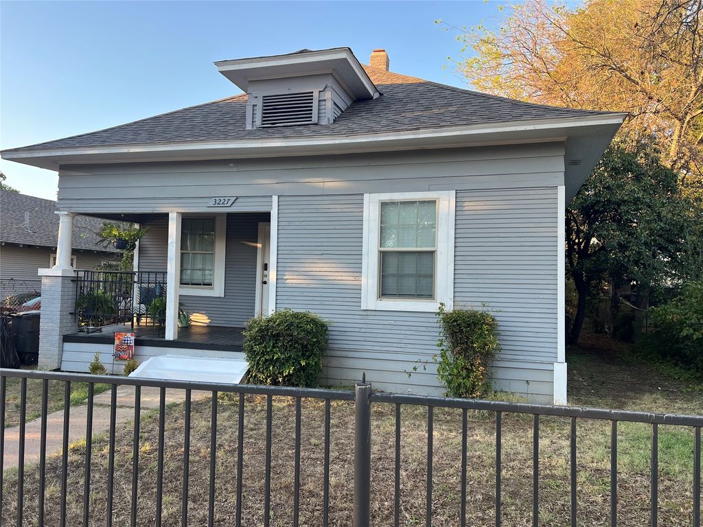 3227 Avenue I, Fort Worth, TX 76105 — exterior