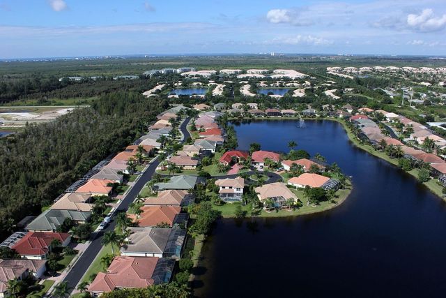8596 SOUTHWIND BAY CIRCLE, Fort Myers, FL 33908