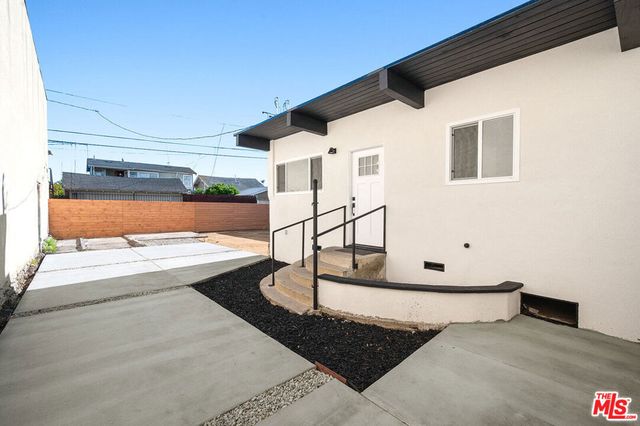 1552 W Vernon Avenue 2, Los Angeles, CA 90062