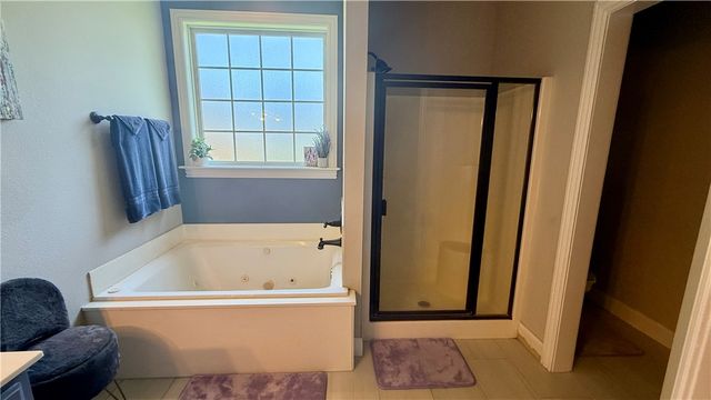 5706 Stoney Creek Drive, Rogers, AR 72758