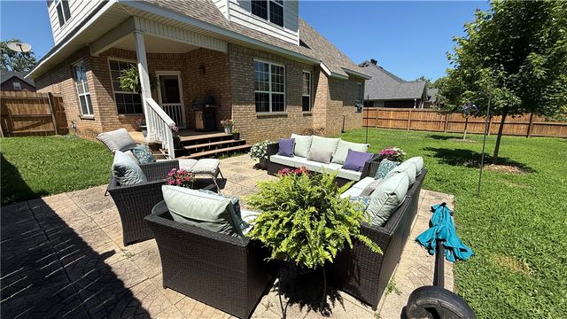 5706 Stoney Creek Drive, Rogers, AR 72758