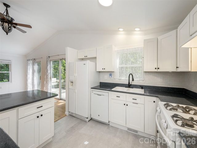 40 Fieldcrest Road, Arden, NC 28704