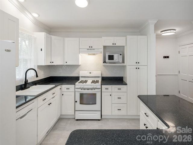 40 Fieldcrest Road, Arden, NC 28704