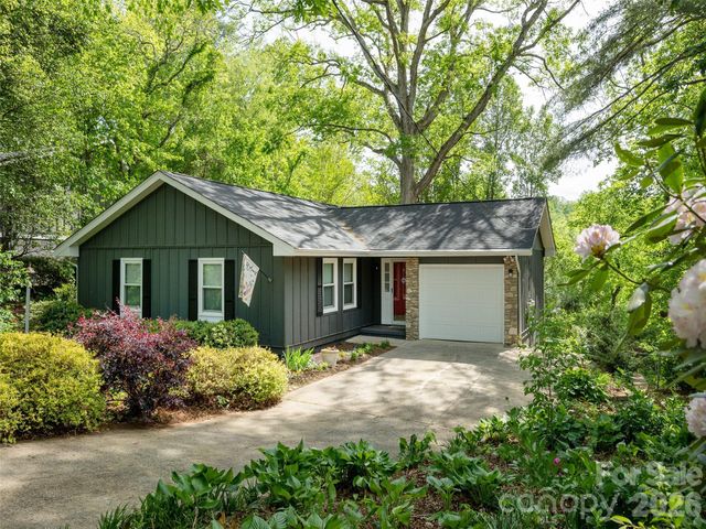 40 Fieldcrest Road, Arden, NC 28704