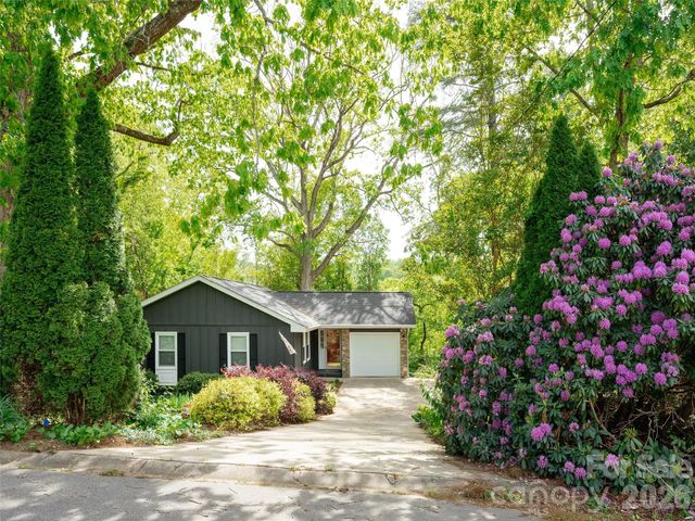 40 Fieldcrest Road, Arden, NC 28704