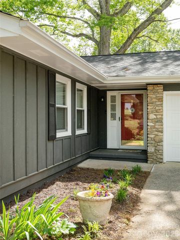 40 Fieldcrest Road, Arden, NC 28704