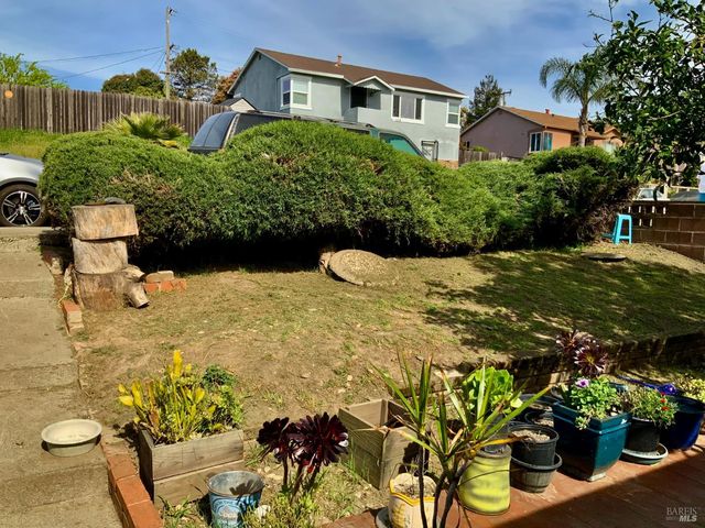 105 Laguna St, Vallejo, CA 94591
