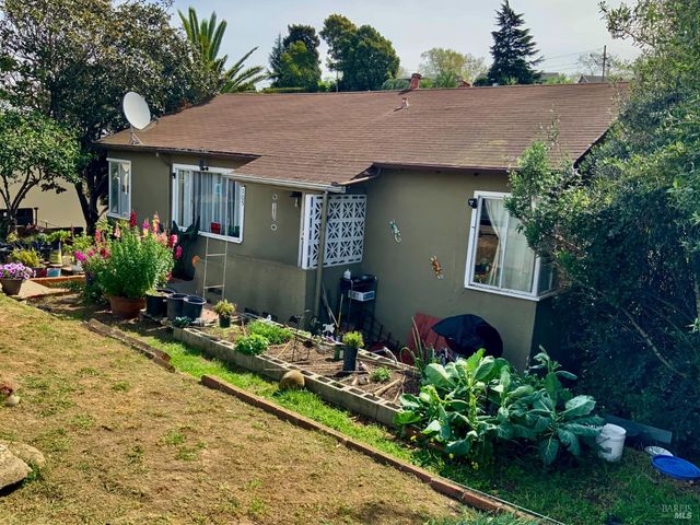 105 Laguna St, Vallejo, CA 94591