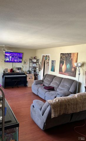 105 Laguna St, Vallejo, CA 94591