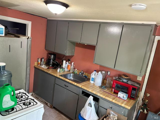 105 Laguna St, Vallejo, CA 94591