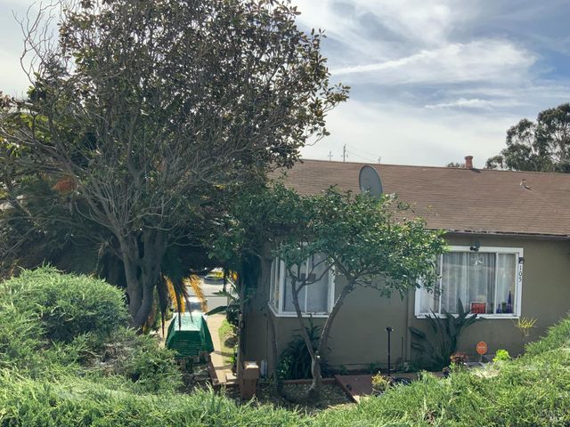 105 Laguna St, Vallejo, CA 94591